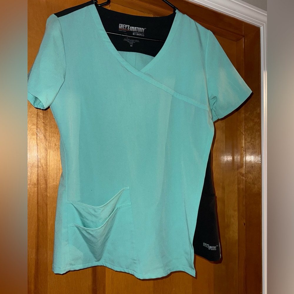 Greys Anatomy Mint Green Women's V-Neck Scrub Top with Front Pocket